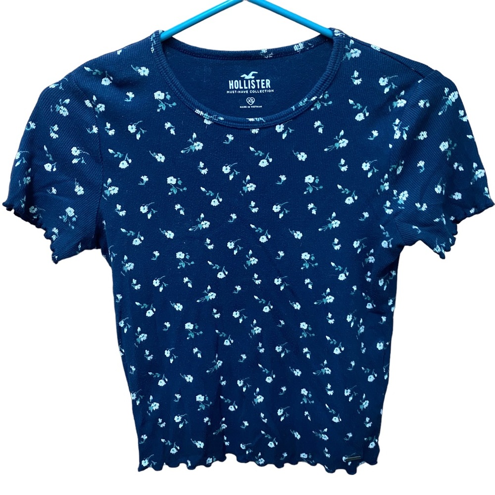 Hollister Blue Floral Ribbed Baby Tee Lettuce Edge size XS